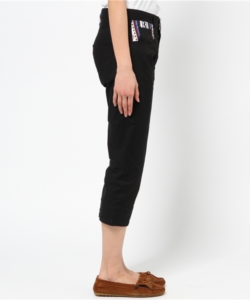 チチカカ(チチカカ)の「ロールアップスキニー クロップドパンツ (その他パンツ・レディース・ピンク/グリーン/ブルー/ブラック・LARGE/MEDIUM/SMALL)」の6枚目の写真