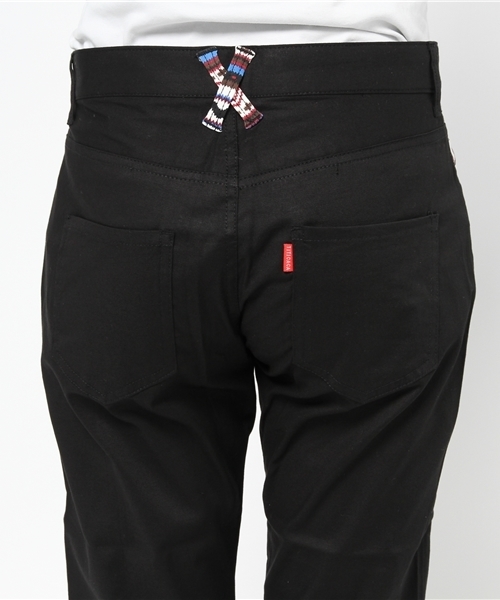 チチカカ(チチカカ)の「ロールアップスキニー クロップドパンツ (その他パンツ・レディース・ピンク/グリーン/ブルー/ブラック・LARGE/MEDIUM/SMALL)」の9枚目の写真