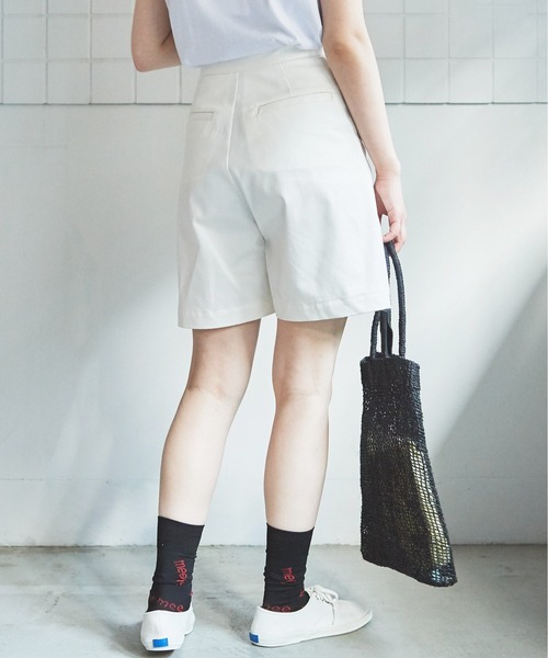 bulle de savon（ビュルデサボン）の「チノ　ショートパンツ（チノパンツ・レディース・ブラック/ホワイト/ベージュ・FREE）」の6枚目の写真
