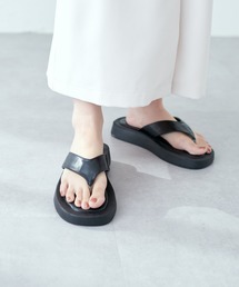 厚底トングサンダル