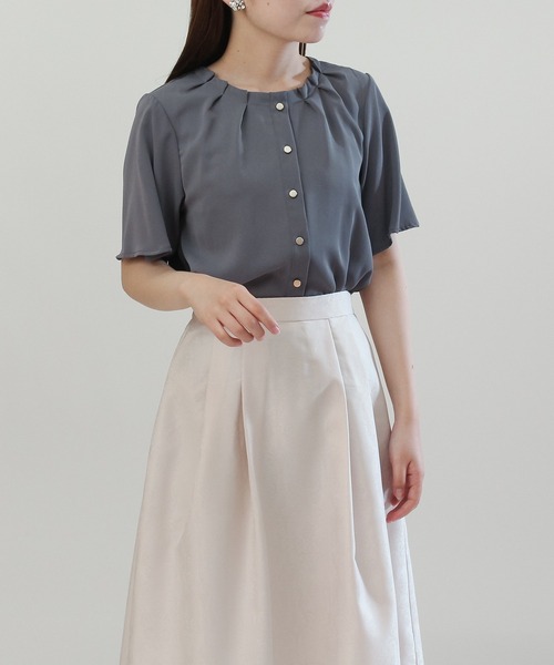 TRUDEA（トルディア）の「タックネックブラウス（シャツ/ブラウス・レディース・ラベンダー/モカ/ネイビー/ベージュ/チャコールグレー/ホワイト・LARGE/MEDIUM/SMALL）」の3枚目の写真