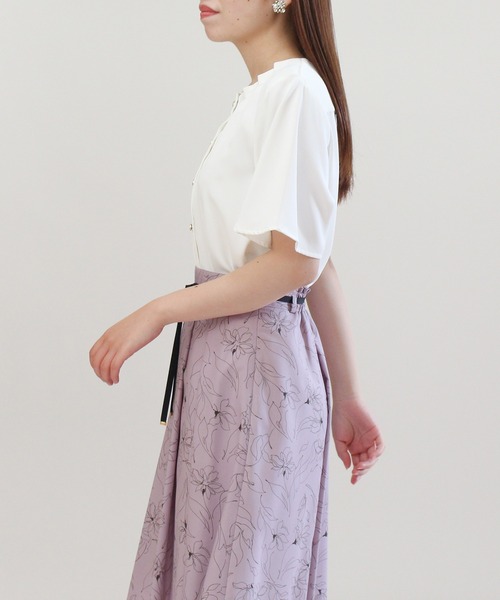 TRUDEA（トルディア）の「タックネックブラウス（シャツ/ブラウス・レディース・ラベンダー/モカ/ネイビー/ベージュ/チャコールグレー/ホワイト・LARGE/MEDIUM/SMALL）」の19枚目の写真