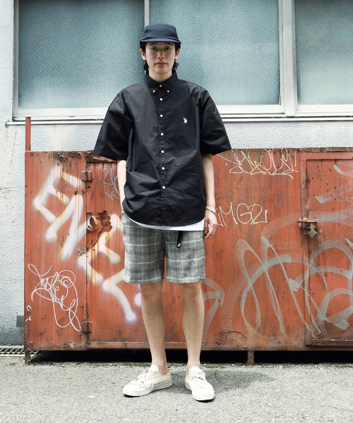 U.S. POLO ASSN.(ユーエスポロアッスン)の「U.S. POLO ASSN. / ユーエスポロアッスン 別注 コラボ ビッグシルエット オーバーサイズ 半袖シャツ(シャツ/ブラウス・メンズ・ホワイト/ブラック/ネイビー/ブルー/ライトベージュ/ブルー系その他/ブラック系その他2/サックスブルー/ブルー系その他2/ブラック系その他・MEDIUM/LARGE)」の17枚目の写真