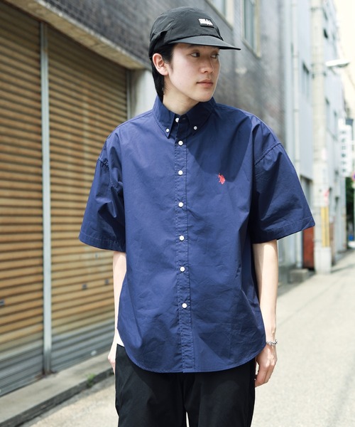 U.S. POLO ASSN.(ユーエスポロアッスン)の「U.S. POLO ASSN. / ユーエスポロアッスン 別注 コラボ ビッグシルエット オーバーサイズ 半袖シャツ(シャツ/ブラウス・メンズ・ホワイト/ブラック/ネイビー/ブルー/ライトベージュ/ブルー系その他/ブラック系その他2/サックスブルー/ブルー系その他2/ブラック系その他・MEDIUM/LARGE)」の22枚目の写真