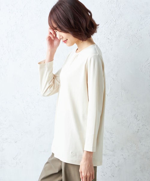 DECOY SINCE 1981(デコイシンスイチキュウハチイチ)の「オーガニックコットンギャザーネックプルオーバー(Tシャツ/カットソー・レディース・ベージュ/ネイビー/オレンジ・LL/M/L)」の5枚目の写真
