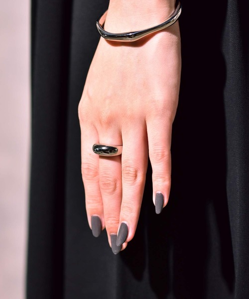 LHME(エルエイチエムイー)の「LHME プランプリング/サージカルステンレス316L(金属アレルギー対応)(リング・レディース・シルバー/ゴールド・9号/11号/13号/15号)」の6枚目の写真