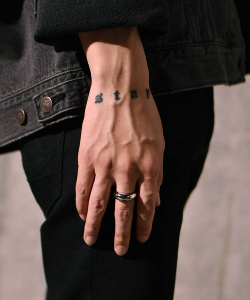 LHME(エルエイチエムイー)の「LHME プランプリング/サージカルステンレス316L(金属アレルギー対応)(リング・レディース・シルバー/ゴールド・9号/11号/13号/15号)」の11枚目の写真