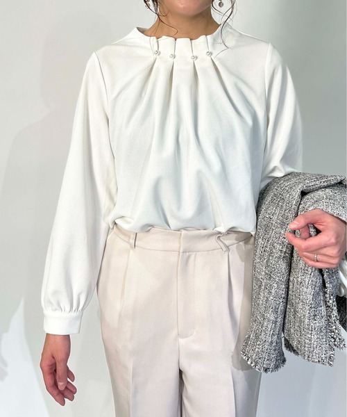PICCIN（ピッチン）の「ストレッチジョーゼットネックパールブラウス（シャツ/ブラウス・レディース・ネイビー/ホワイト・M）」の11枚目の写真