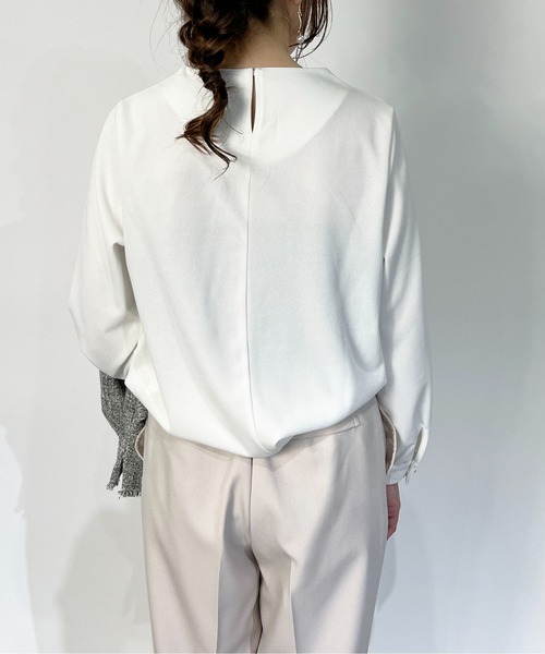 PICCIN（ピッチン）の「ストレッチジョーゼットネックパールブラウス（シャツ/ブラウス・レディース・ネイビー/ホワイト・M）」の14枚目の写真
