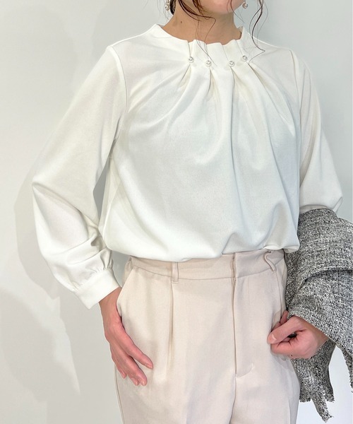 PICCIN（ピッチン）の「ストレッチジョーゼットネックパールブラウス（シャツ/ブラウス・レディース・ネイビー/ホワイト・M）」の17枚目の写真
