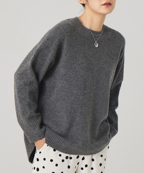 qualite（カリテ）の「ファインウールクルーネックプルオーバー（ニット/セーター・レディース・サックスブルー/チャコールグレー/オフホワイト/ライトグレー/グリーン/ベージュ・38/36）」の3枚目の写真
