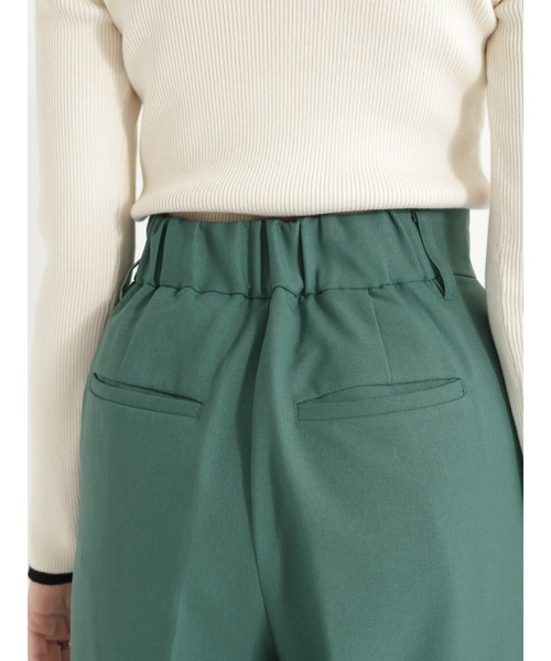 Te chichi（テチチ）の「ハイウエストタックテーパードパンツ（その他パンツ・レディース・ブラウン/オフホワイト/グリーン・SMALL/MEDIUM）」の13枚目の写真