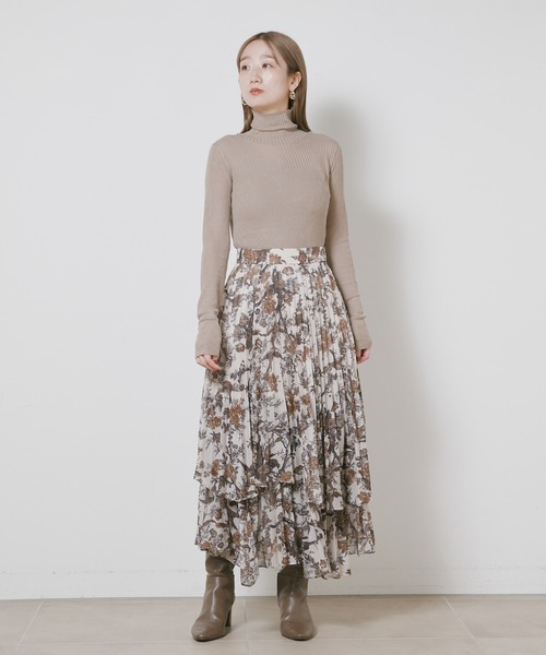 SNIDEL(スナイデル)の「シンプルシアーニットトップス(ニット/セーター・レディース・ブラック/オフホワイト/グリーン/モカ・FREE)」の18枚目の写真