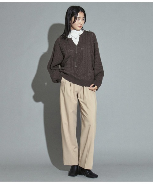 ANAP（アナップ）の「キーネックデザインケーブル編みニットトップスセーター（ニット/セーター・レディース・スミクロ/ブルー/オレンジ/ライトベージュ/ピンク・FREE）」の15枚目の写真