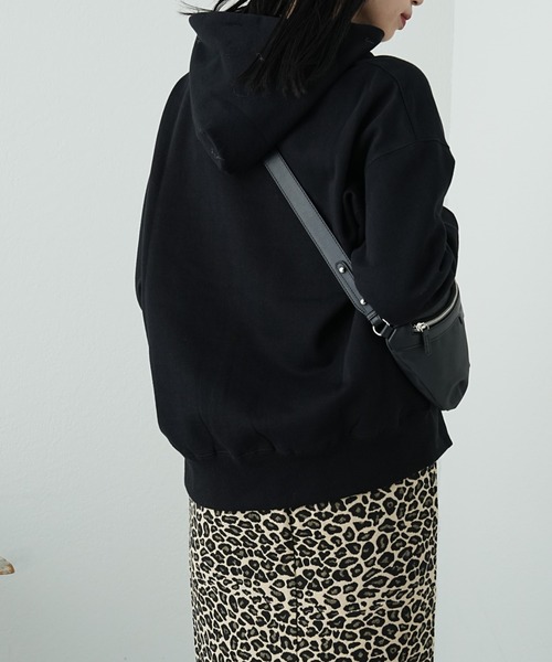 COLONY 2139（コロニートゥーワンスリーナイン）の「裏起毛フードパーカー（パーカー・レディース・グレー/オフホワイト/ブルー/ブラック・FREE）」の19枚目の写真