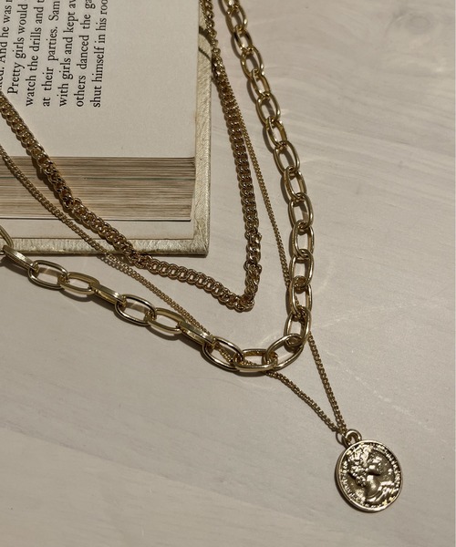 apres jour clair(アプレジュールクレア)の「【apres jour clair×ARIAZ】3連コインネックレス(ネックレス・レディース・ゴールド・FREE)」の3枚目の写真