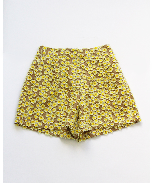 BEARDSLEY（ビアズリー）の「小花刺繍ショートパンツ（その他パンツ・レディース・ホワイト/イエロー・FREE）」の3枚目の写真