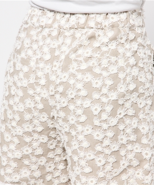 BEARDSLEY（ビアズリー）の「小花刺繍ショートパンツ（その他パンツ・レディース・ホワイト/イエロー・FREE）」の8枚目の写真