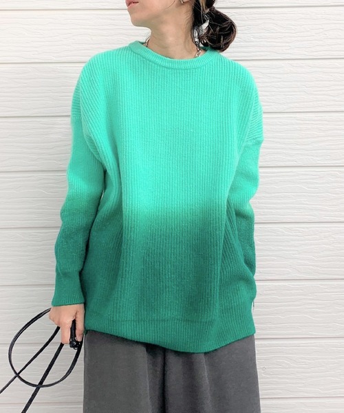 Q(キュー)の「ツートーングラデニット(ニット/セーター・レディース・ピンク/グリーン・MEDIUM)」の1枚目の写真