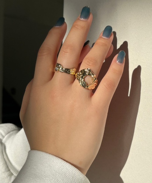 nemne store(ネンネストア)の「【accessory】デザインリング2点セット(リング・レディース・ゴールド/シルバー・フリー)」の4枚目の写真