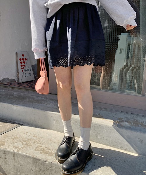LYEON（リヨン）の「スカラップコットンレーススカート（スカート・レディース・ホワイト/ブラック・FREE）」の18枚目の写真