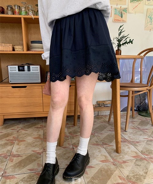 LYEON（リヨン）の「スカラップコットンレーススカート（スカート・レディース・ホワイト/ブラック・FREE）」の12枚目の写真