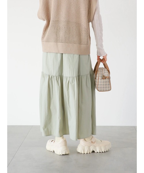 ehka sopo(エヘカソポ)の「ナイロンギャザースカート(スカート・レディース・ブラック/ベージュ/グリーン・フリ-)」の4枚目の写真