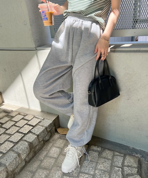 CLEA(クレア)の「すそドロスト スウェットワイドジョガーパンツ(その他パンツ・レディース・グリーン/ホワイト/ブラック/グレー・FREE)」の22枚目の写真