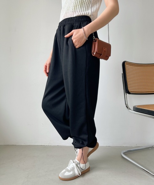 CLEA(クレア)の「すそドロスト スウェットワイドジョガーパンツ(その他パンツ・レディース・グリーン/ホワイト/ブラック/グレー・FREE)」の16枚目の写真