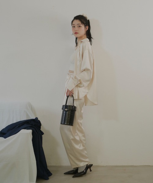GIUNON（ジウノン）の「2way satin shirt / 2way サテンシャツ（シャツ/ブラウス・レディース・アイボリー/ブラック/ライトブルー・FREE）」の10枚目の写真