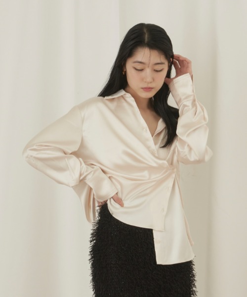 GIUNON（ジウノン）の「2way satin shirt / 2way サテンシャツ（シャツ/ブラウス・レディース・アイボリー/ブラック/ライトブルー・FREE）」の11枚目の写真
