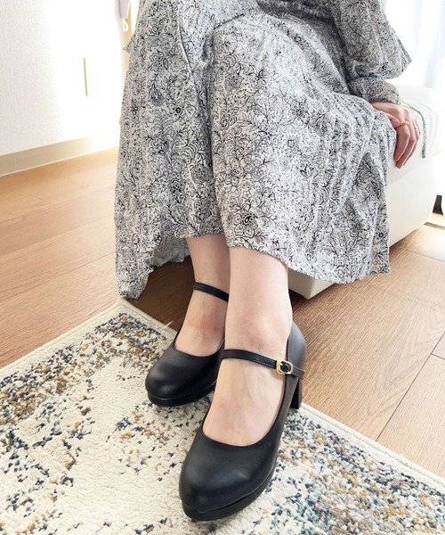 lus.（ラスドット）の「ラウンドトゥストラップ付きパンプス７ｃｍヒール（パンプス・レディース・ブラック系その他3/ブラック/ブラック系その他5/ブラック系その他/ブラック系その他2/ブラック系その他4・L/LL/M/S）」の18枚目の写真