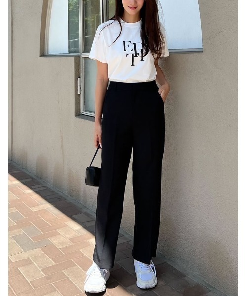 Re:EDIT（リエディ）の「[華奢見えが叶う][着た瞬間ひんやり][接触冷感][UVカット]スタックロゴプリントTシャツ（Tシャツ/カットソー・レディース・ブラック/ホワイト×ブラック/ホワイト×ブルー/ネイビー×ホワイト/チャコール/グレー系その他/ホワイト×シルバー・MEDIUM/LARGE）」の14枚目の写真