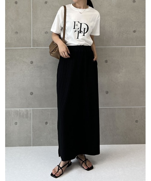 Re:EDIT（リエディ）の「[華奢見えが叶う][着た瞬間ひんやり][接触冷感][UVカット]スタックロゴプリントTシャツ（Tシャツ/カットソー・レディース・ブラック/ホワイト×ブラック/ホワイト×ブルー/ネイビー×ホワイト/チャコール/グレー系その他/ホワイト×シルバー・MEDIUM/LARGE）」の16枚目の写真