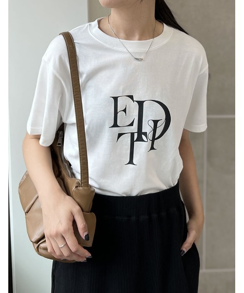 Re:EDIT（リエディ）の「[華奢見えが叶う][着た瞬間ひんやり][接触冷感][UVカット]スタックロゴプリントTシャツ（Tシャツ/カットソー・レディース・ブラック/ホワイト×ブラック/ホワイト×ブルー/ネイビー×ホワイト/チャコール/グレー系その他/ホワイト×シルバー・MEDIUM/LARGE）」の18枚目の写真