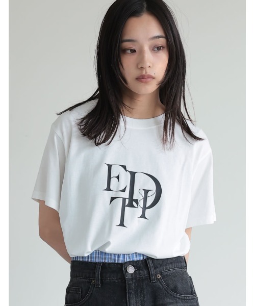 Re:EDIT（リエディ）の「[華奢見えが叶う][着た瞬間ひんやり][接触冷感][UVカット]スタックロゴプリントTシャツ（Tシャツ/カットソー・レディース・ブラック/ホワイト×ブラック/ホワイト×ブルー/ネイビー×ホワイト/チャコール/グレー系その他/ホワイト×シルバー・MEDIUM/LARGE）」の20枚目の写真