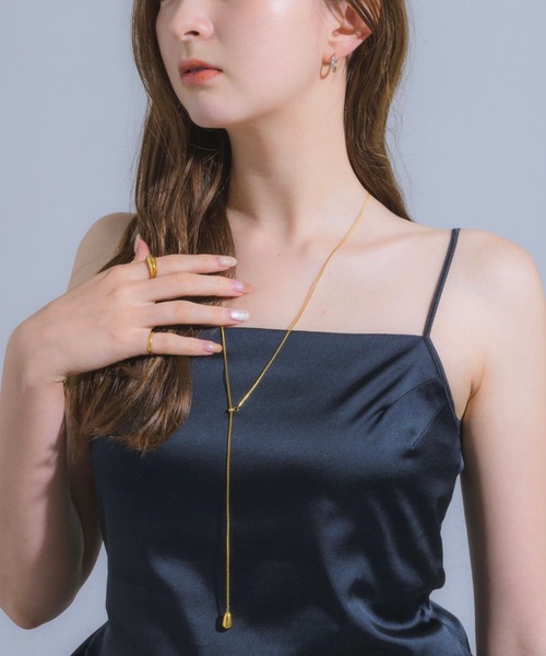 muku(ムク)の「金属アレルギー対応 ドロップロングチェーンネックレス/サージカルステンレス/316L(ネックレス・レディース・ゴールド/シルバー・FREE)」の5枚目の写真