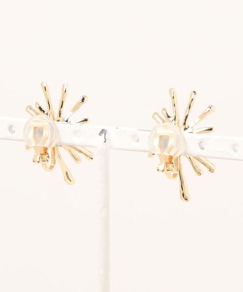 TIMELESS&THREE（タイムレスアンドスリー）の「メタルスパークルイヤリング（イヤリング・レディース・ゴールド・FREE）」の2枚目の写真