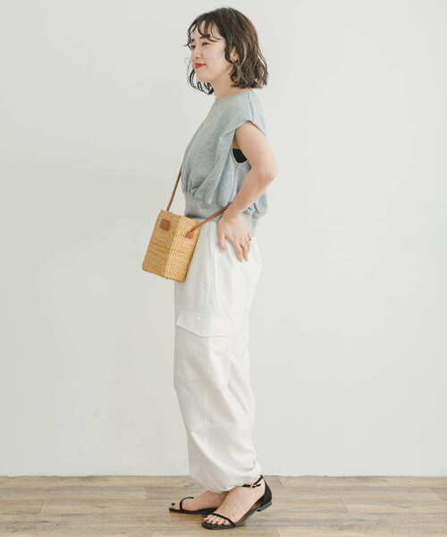 ITEMS URBANRESEARCH(アイテムズ アーバンリサーチ)の「ウエストタックパラシュートパンツ(その他パンツ・レディース・カーキ/ブラック/ホワイト・FREE)」の8枚目の写真