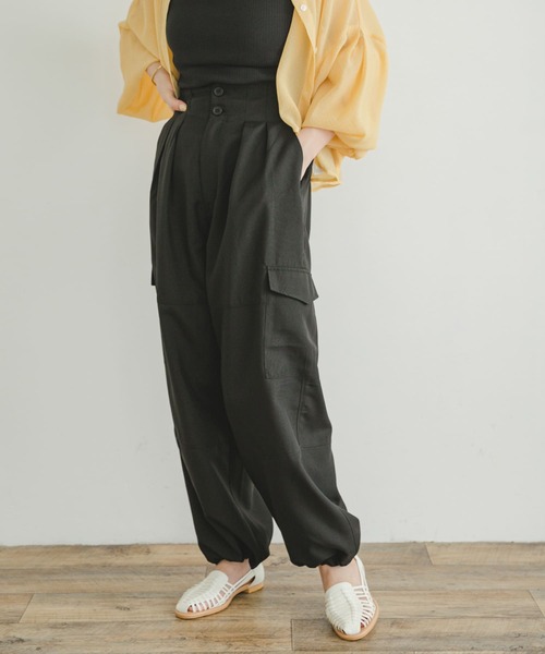 ITEMS URBANRESEARCH(アイテムズ アーバンリサーチ)の「ウエストタックパラシュートパンツ(その他パンツ・レディース・カーキ/ブラック/ホワイト・FREE)」の9枚目の写真