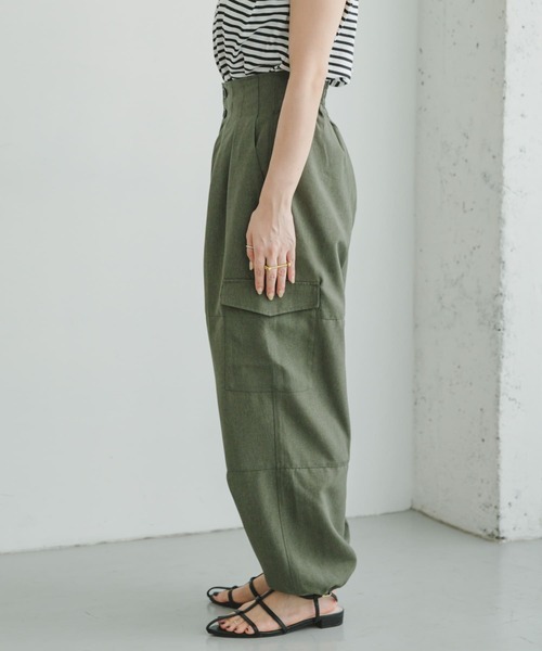 ITEMS URBANRESEARCH(アイテムズ アーバンリサーチ)の「ウエストタックパラシュートパンツ(その他パンツ・レディース・カーキ/ブラック/ホワイト・FREE)」の21枚目の写真