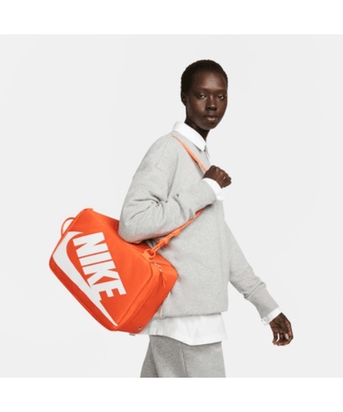 NIKE(ナイキ)の「《NIKEアパレル》シュー ボックス バッグ PRM(シューズ小物/雑貨・メンズ・ブラック×ホワイト/オレンジ・フリー)」の6枚目の写真