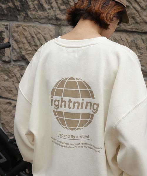 ZIP FIVE（ジップファイブ）の「【ZIP FIVE】 ビッグシルエット アソート 裏起毛 長袖 スウェット トレーナー（スウェット・レディース・ホワイト系4/ブラック系1/ホワイト系5/ベージュ系/グレー系3/アイボリー系6/グレー系4/ブラック系/ブラック系6/ブラック系7/ホワイト系1/ネイビー系/アイボリー/ダークグリーン/ブラック系3/ホワイト系8/ダークグリーン系1/ホワイト系その他2/ブラック系2/杢グレー/アイボリー系3/アイボリー系5/ネイビー系2/ホワイト系/ホワイト系7/ネイビー系1/グレー系/ブラック系4/グレー系2/グレー系1/ベージュ/ブラック系5/アイボリー系/ホワイト系2/ネイビー/ホワイト/ホワイト系6/ホワイト系3/グレー系5/アイボリー系2/アイボリー系7/オートミール/アイボリー系1/ブラック/ホワイト系9/ホワイト系その他/ダークグリーン系/チャコール/アイボリー系4・MEDIUM/X-LARGE/LARGE）」の8枚目の写真