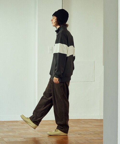 TOWNCRAFT（タウンクラフト）の「TOWN CRAFT/タウンクラフト 別注 スタンドネック パネルボーダー ハーフジップスウェット/ハーフジップ/ワンポイントロゴ/ビックシルエット（スウェット・メンズ・オフホワイト/チャコール/ベージュ/ネイビー・MEDIUM/LARGE）」の7枚目の写真