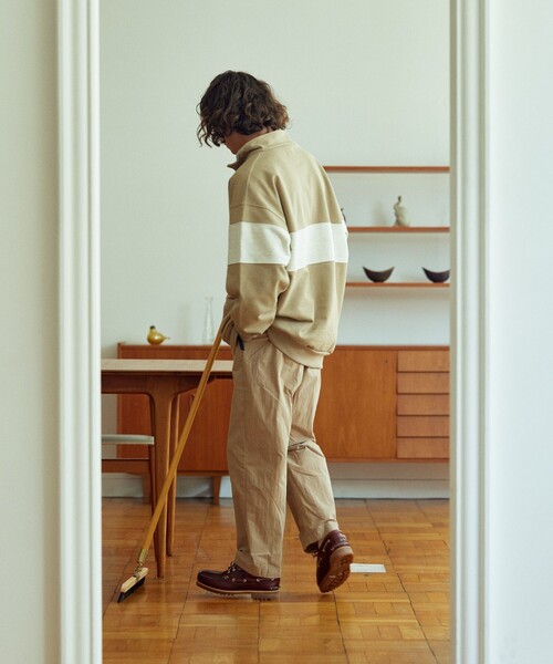 TOWNCRAFT（タウンクラフト）の「TOWN CRAFT/タウンクラフト 別注 スタンドネック パネルボーダー ハーフジップスウェット/ハーフジップ/ワンポイントロゴ/ビックシルエット（スウェット・メンズ・オフホワイト/チャコール/ベージュ/ネイビー・MEDIUM/LARGE）」の14枚目の写真