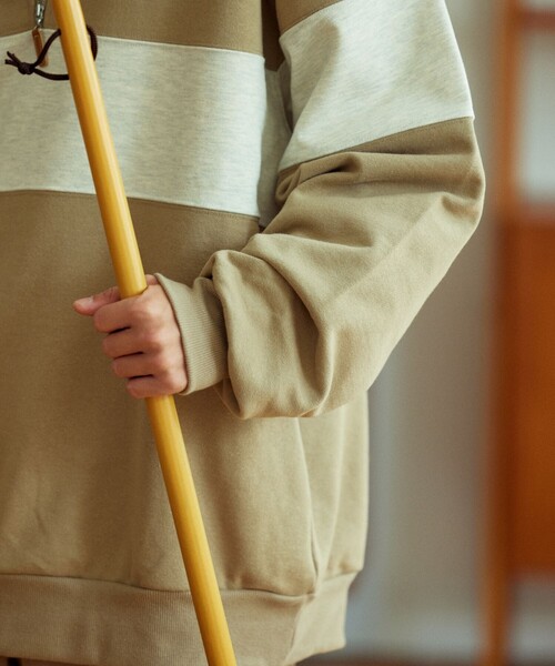 TOWNCRAFT（タウンクラフト）の「TOWN CRAFT/タウンクラフト 別注 スタンドネック パネルボーダー ハーフジップスウェット/ハーフジップ/ワンポイントロゴ/ビックシルエット（スウェット・メンズ・オフホワイト/チャコール/ベージュ/ネイビー・MEDIUM/LARGE）」の20枚目の写真