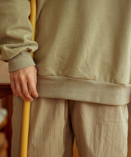 TOWNCRAFT（タウンクラフト）の「TOWN CRAFT/タウンクラフト 別注 スタンドネック パネルボーダー ハーフジップスウェット/ハーフジップ/ワンポイントロゴ/ビックシルエット（スウェット・メンズ・オフホワイト/チャコール/ベージュ/ネイビー・MEDIUM/LARGE）」の21枚目の写真