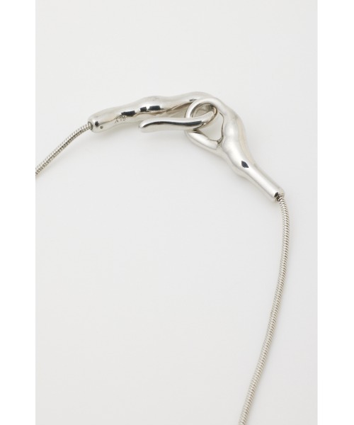 SLY（スライ）の「DEFORMED HOOK N/C ディフォームド フック ネックレス（ネックレス・レディース・シルバー/ゴールド・FREE）」の4枚目の写真