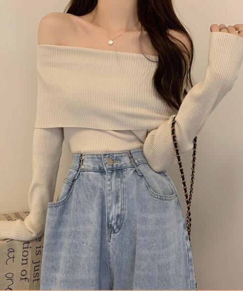 i-dare(アイディア)の「【i-dare】オフショルダー ワイドカラー リブニット トップス(Tシャツ/カットソー・レディース・レッド/ブラウン/ブラック/ホワイト/カーキ/アイボリー・FREE)」の12枚目の写真