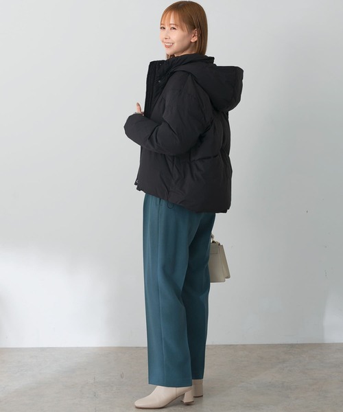 URBAN RESEARCH ROSSO WOMEN（アーバンリサーチ　ロッソ）の「ショートダウンジャケット（ダウンジャケット/コート・レディース・ベージュ/ブラック/オフホワイト・36/38）」の20枚目の写真